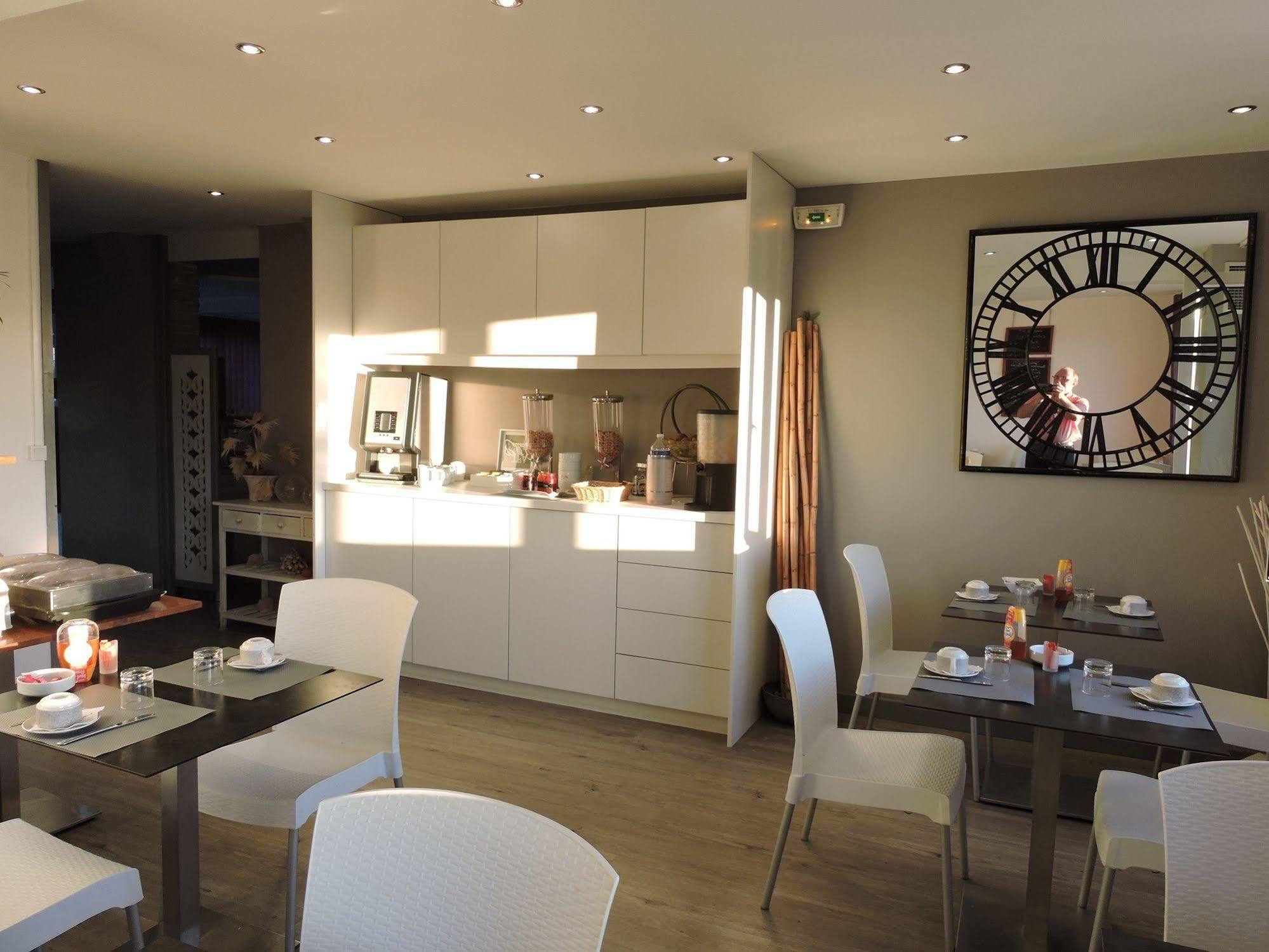 Le Foron 3*