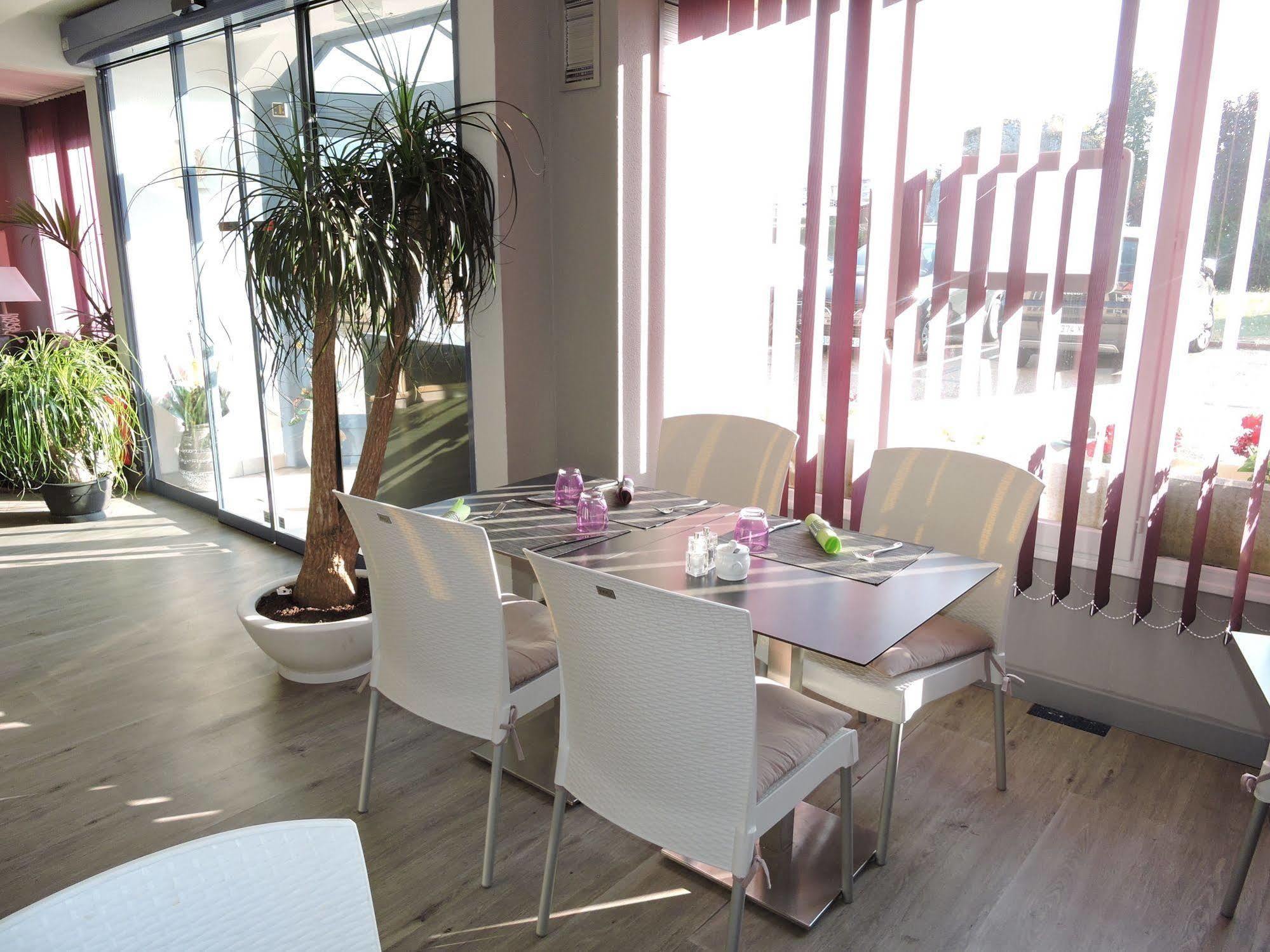 Le Foron Hotel