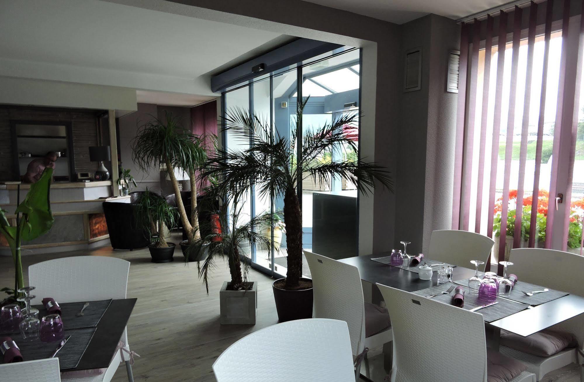 Le Foron 3*