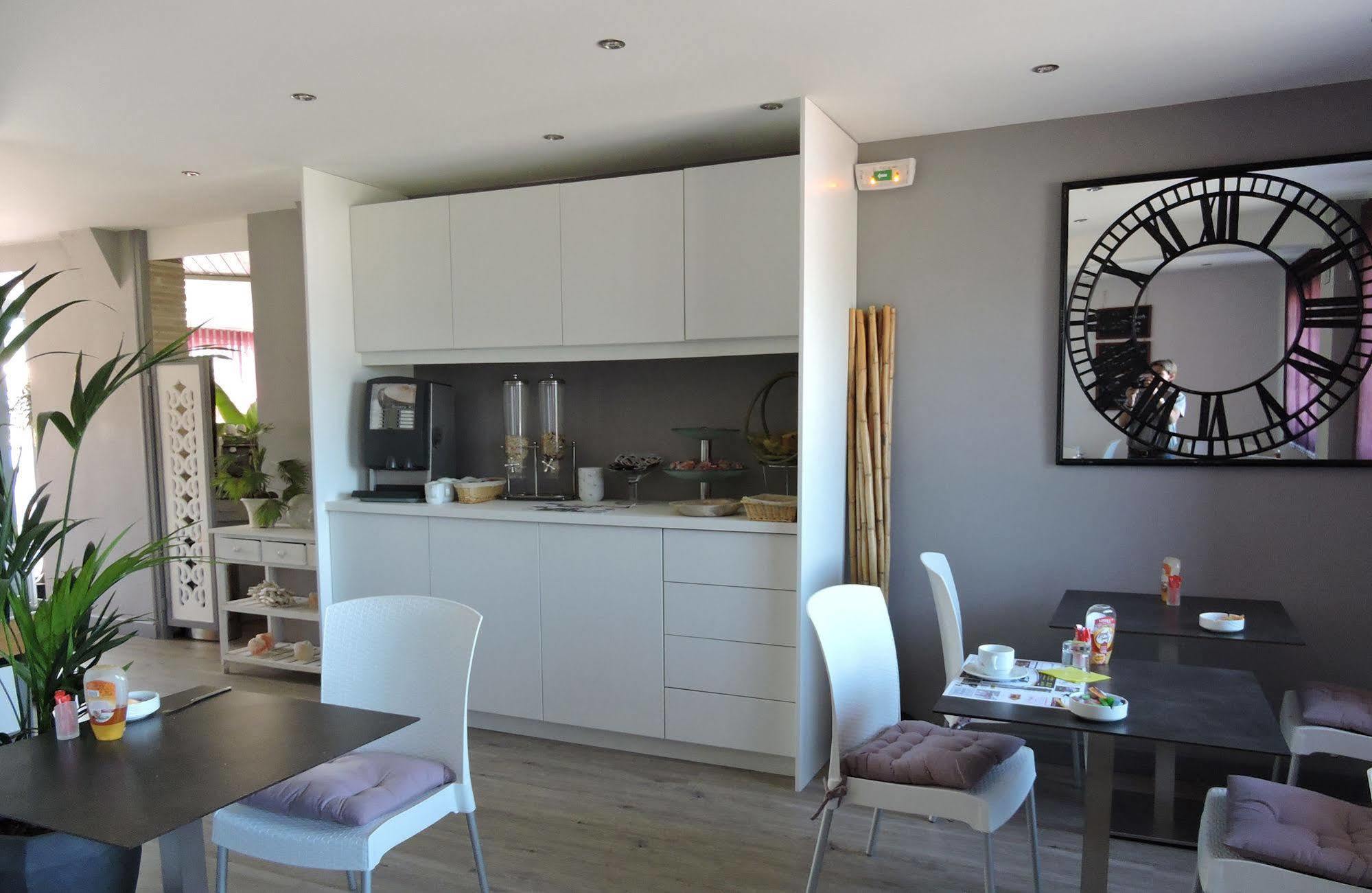 Le Foron Hotel